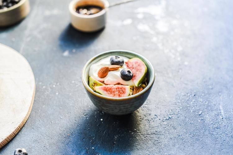 Almonds, Blueberries and Figs Yogurt - Yogurt Recipe