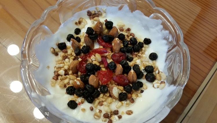 Yogurt Recipe - Black Currant, Raisin and Almond Yogurt