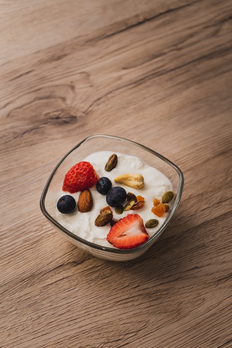 Greek Yogurt with Strawberries, Blueberries and Almonds - Yogurt Recipe