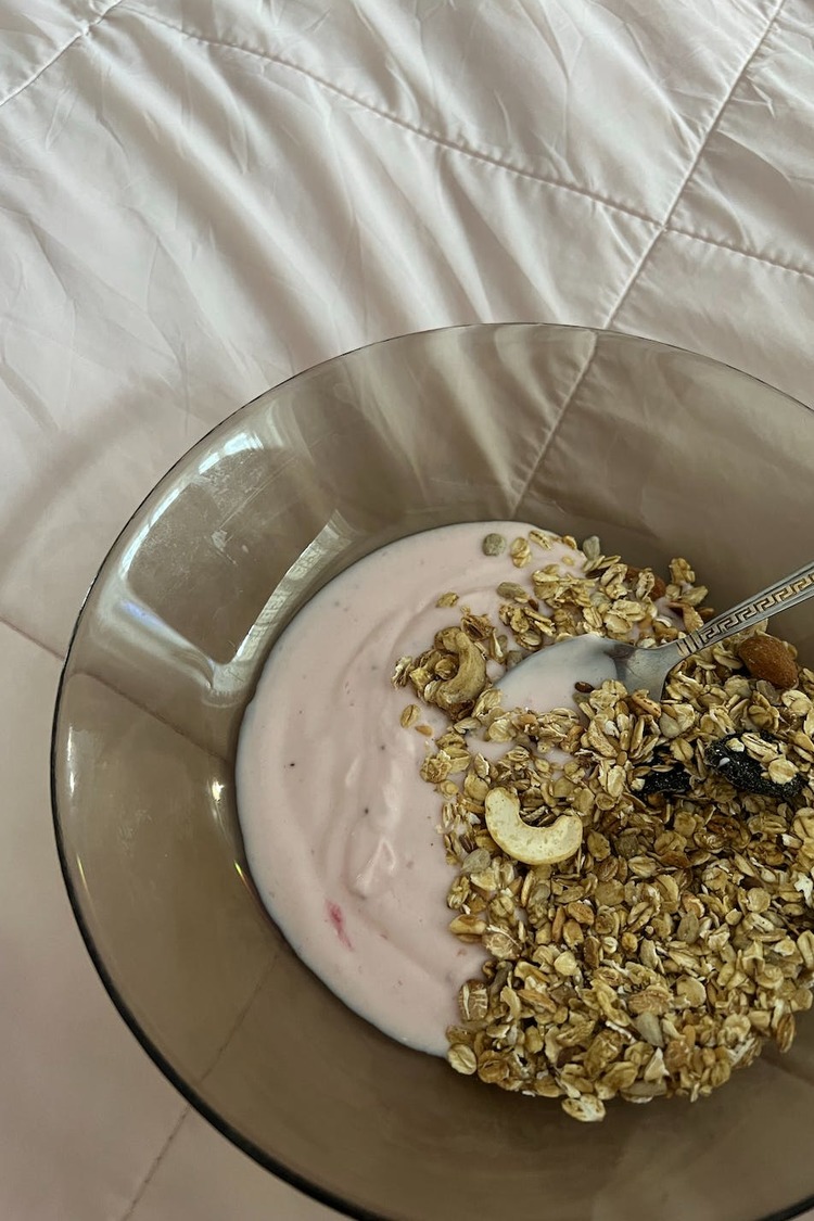 Yogurt Recipe - Vanilla Yogurt and Granola